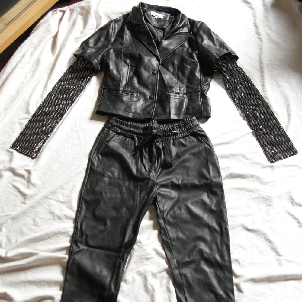 Women's Lovely Mediu Black Vegan Jogger Suite